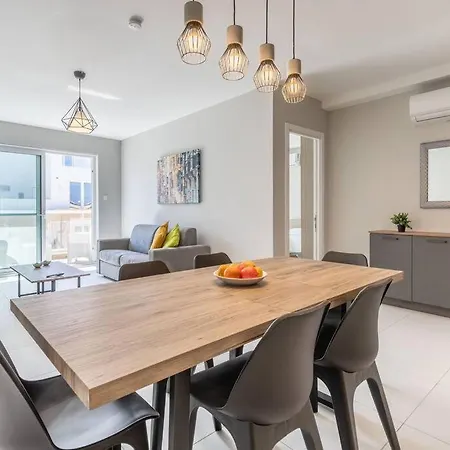 Apartamento Exquisite Modern Luxury In Malta - Walking Distance To The Restaurants & Night Life Is-Swieqi