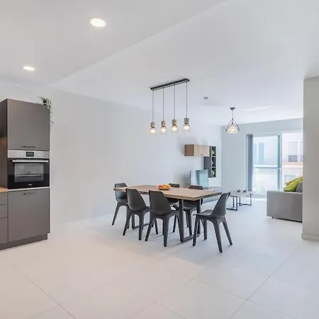 Apartamento Exquisite Modern Luxury In Malta - Walking Distance To The Restaurants & Night Life Is-Swieqi