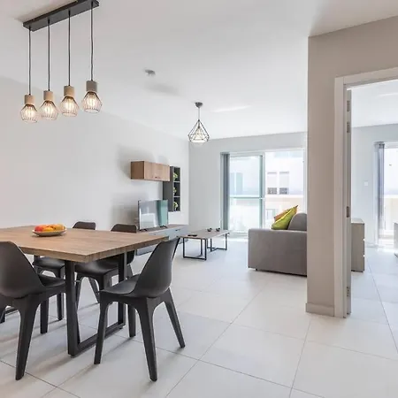 Exquisite Modern Luxury In Malta - Walking Distance To The Restaurants & Night Life * Is-Swieqi