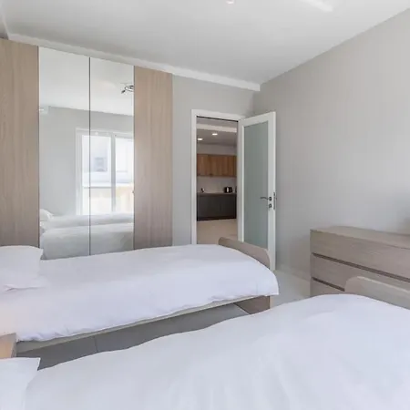 Exquisite Modern Luxury In Malta - Walking Distance To The Restaurants & Night Life Apartman *