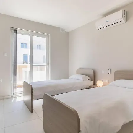 Exquisite Modern Luxury In Malta - Walking Distance To The Restaurants & Night Life Daire