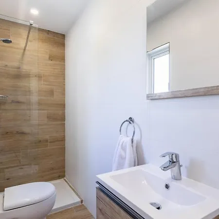 Exquisite Modern Luxury In Malta - Walking Distance To The Restaurants & Night Life