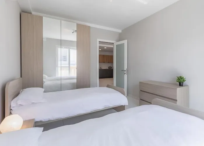 Exquisite Modern Luxury In Malta - Walking Distance To The Restaurants & Night Life Apartament *