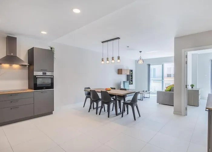 Διαμέρισμα Exquisite Modern Luxury In Malta - Walking Distance To The Restaurants & Night Life Is-Swieqi