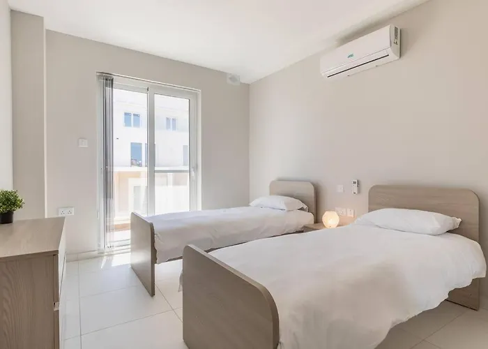 Exquisite Modern Luxury In Malta - Walking Distance To The Restaurants & Night Life Διαμέρισμα